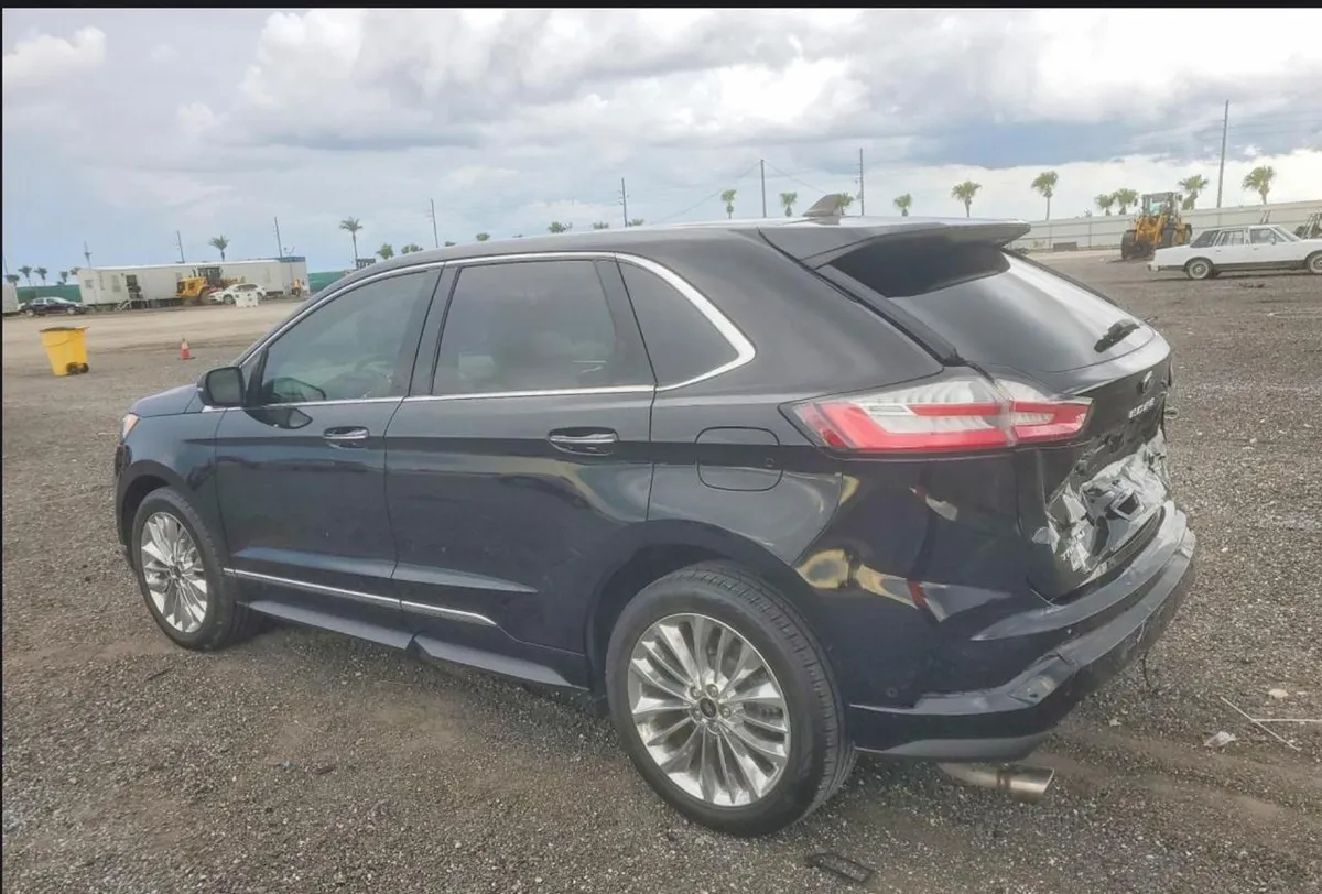 FORD EDGE TITANIUM 2022