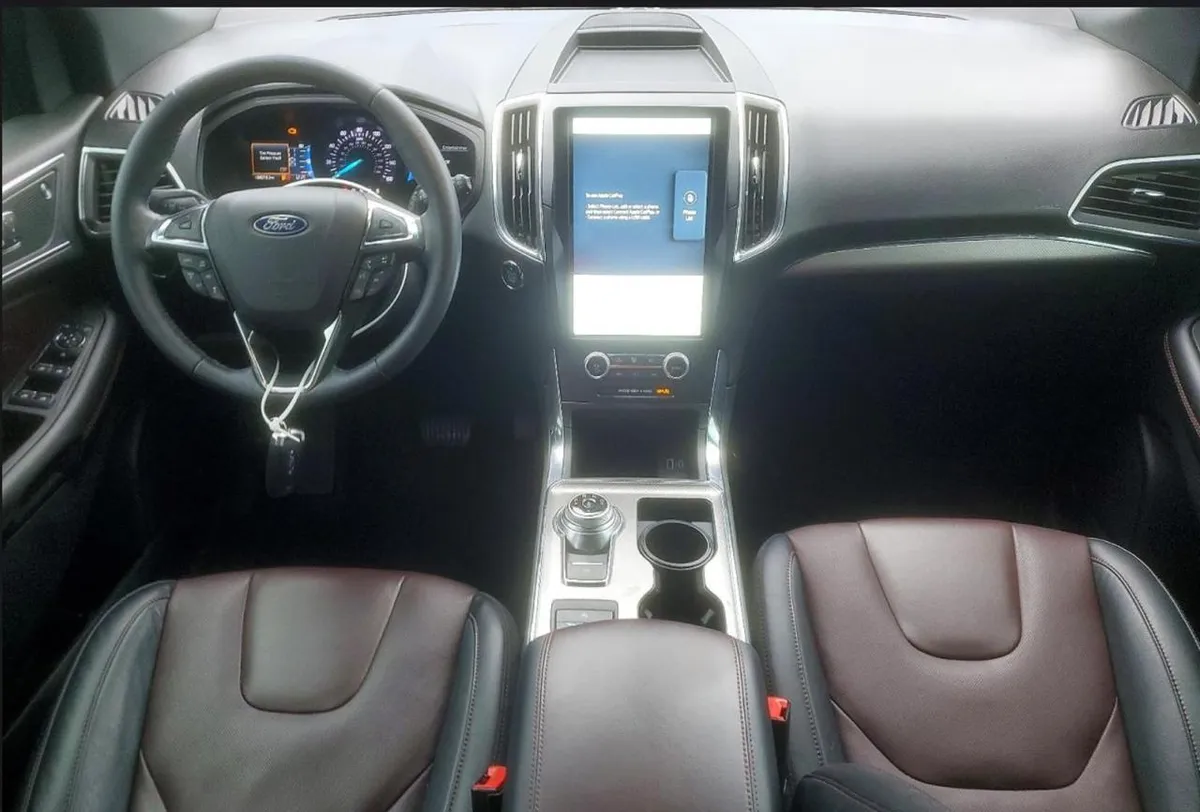 FORD EDGE TITANIUM 2022