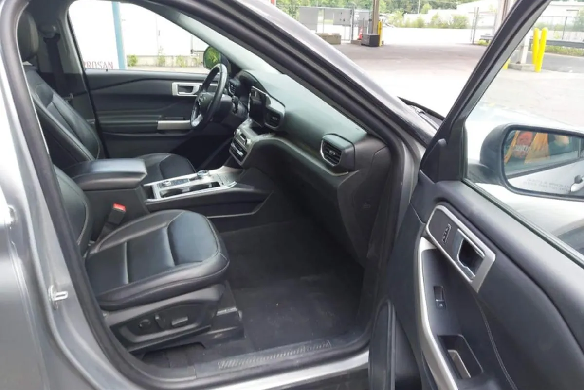 FORD EXPLORER БОЛЬШОЙ МУЛЬТИМЕДИЙНЫЙ ЭКРАН 2023