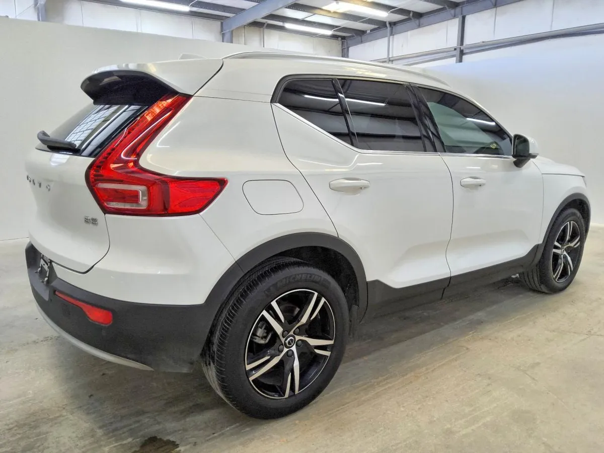 VOLVO XC40 PLUS 2023
