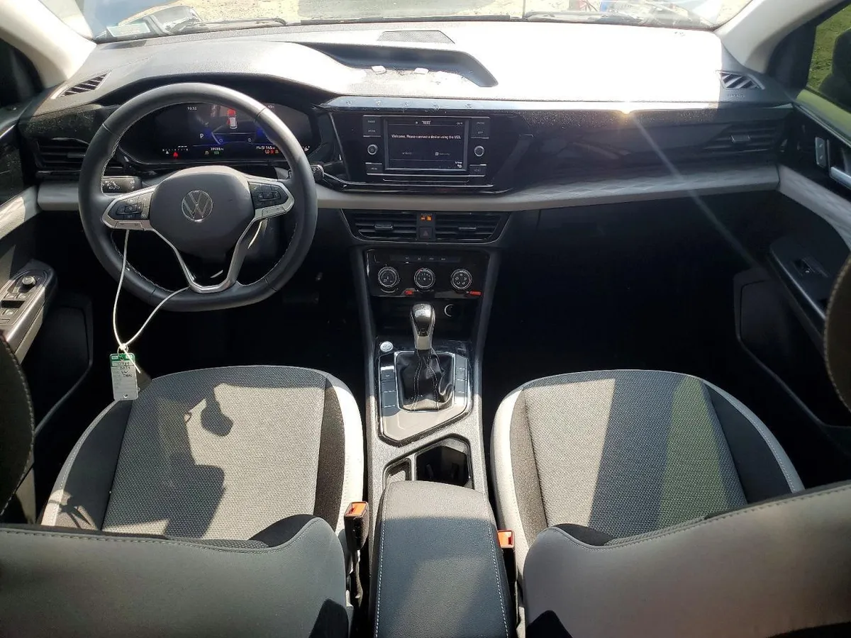 VOLKSWAGEN TAOS 2024