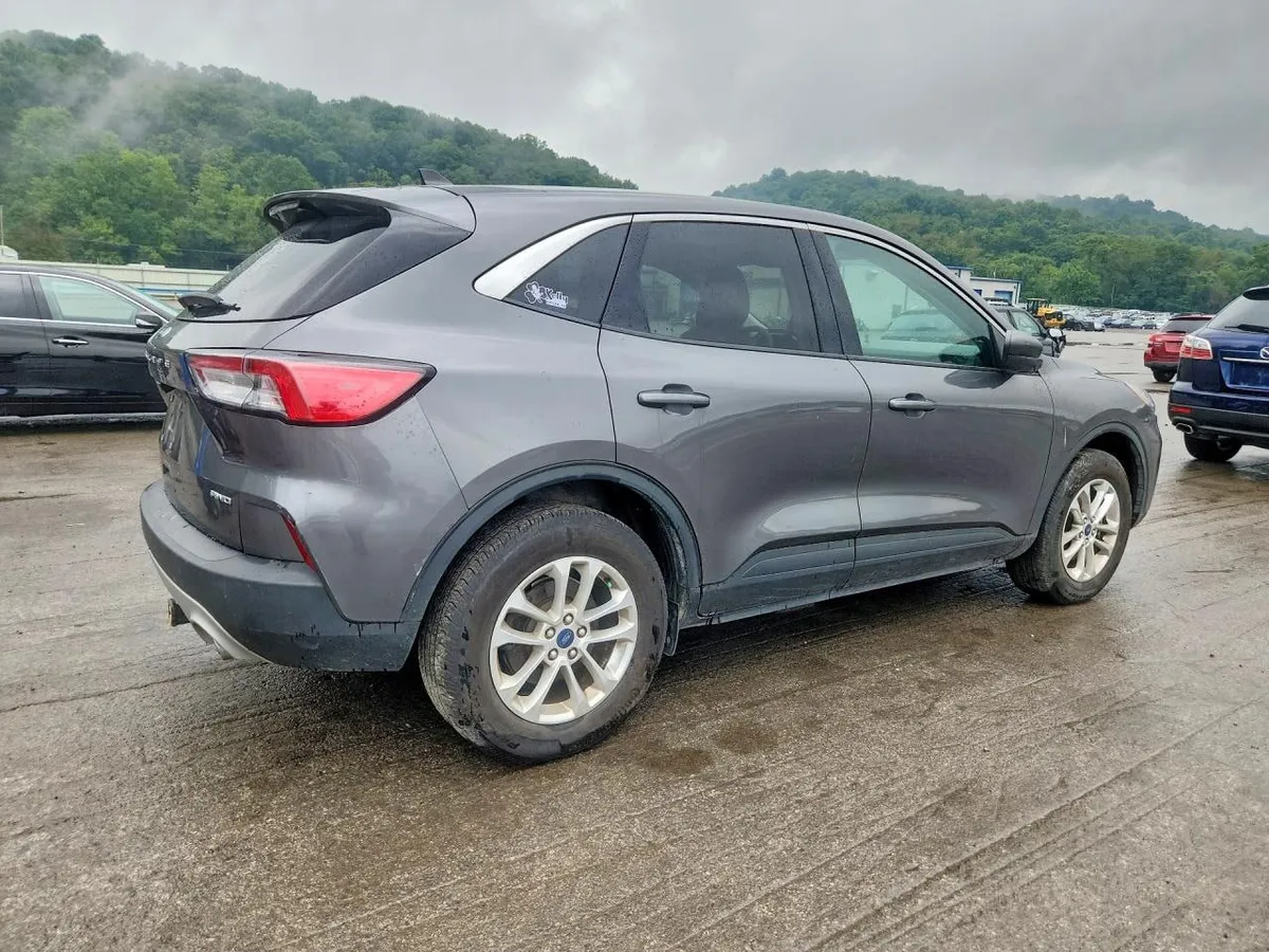 FORD ESCAPE SE 2022