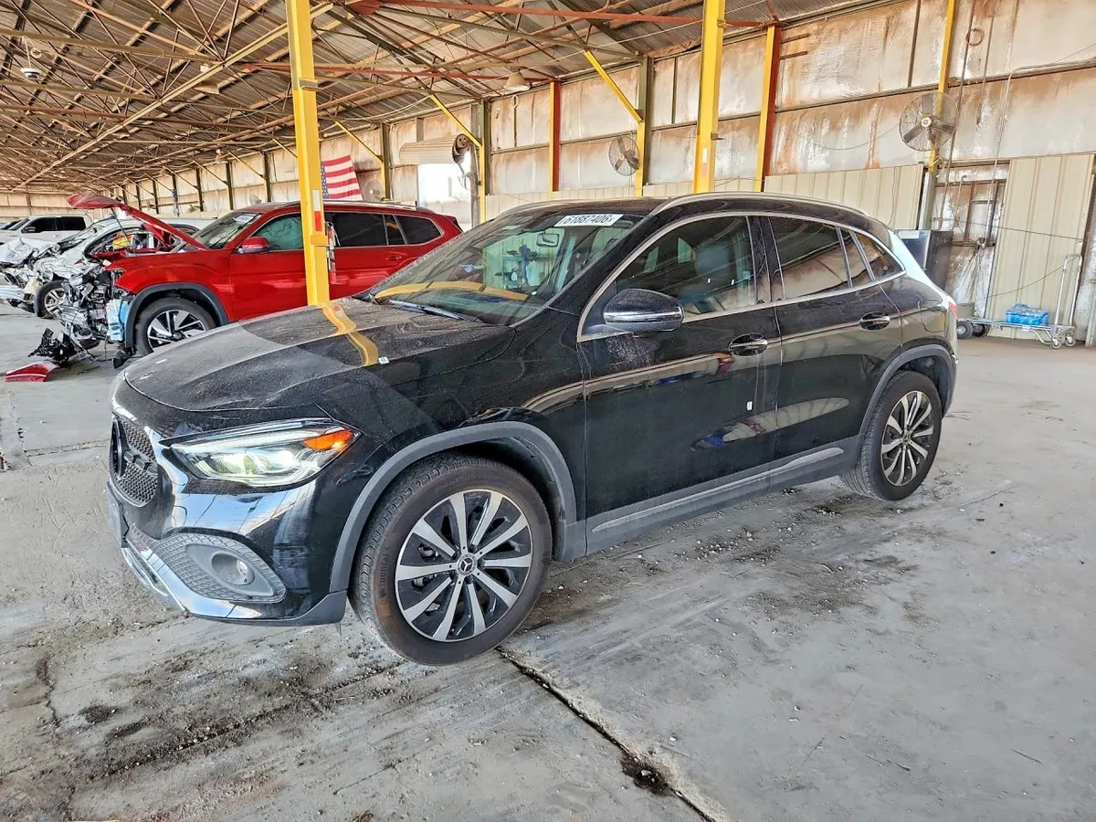 MERCEDES-BENZ GLA 250 2023