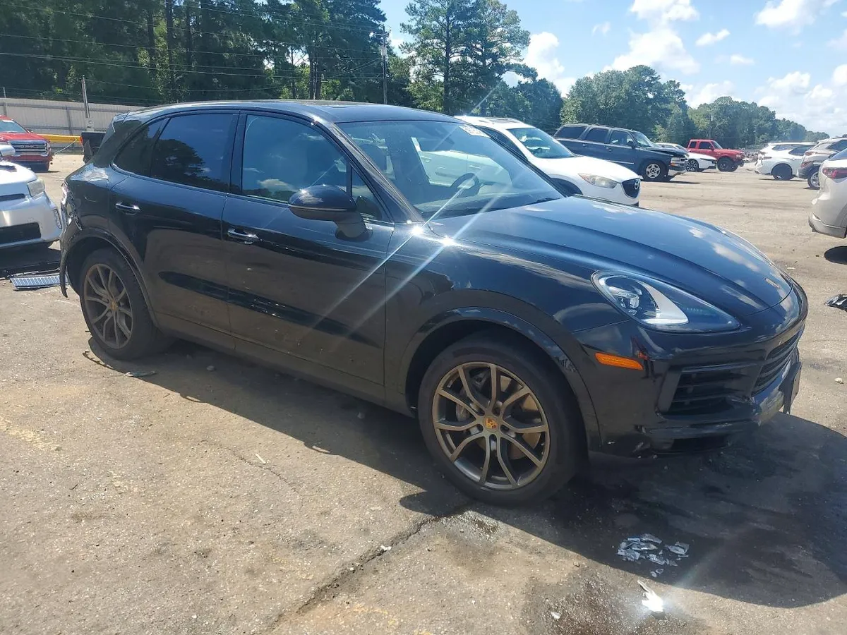 PORSCHE CAYENNE BASE 2023
