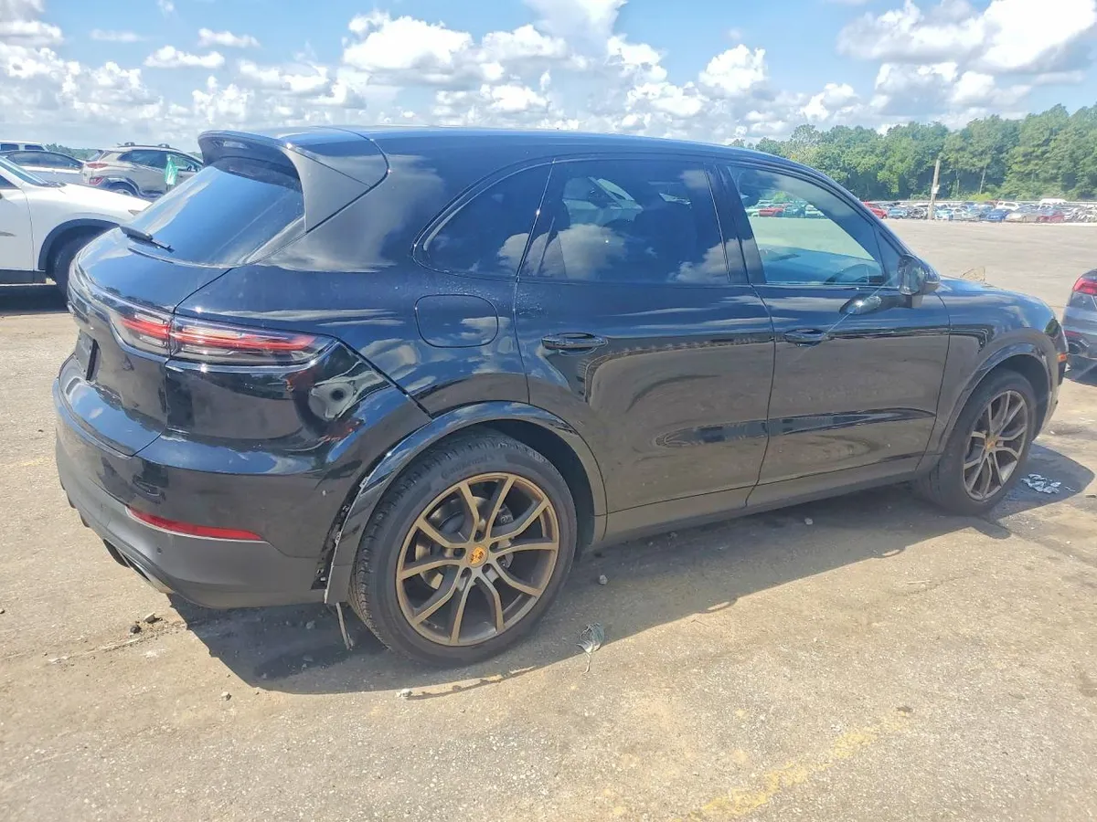 PORSCHE CAYENNE BASE 2023