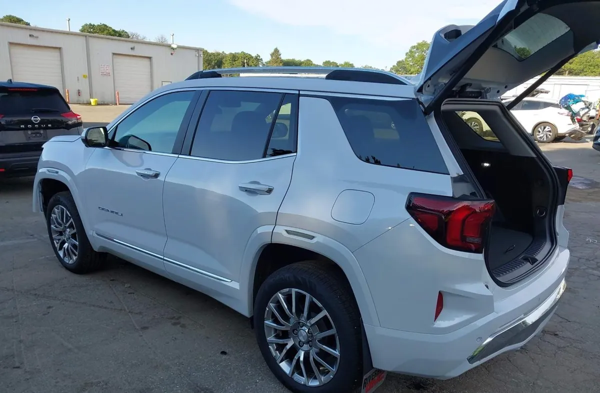 GMC TERRAIN AWD DENALI 2026