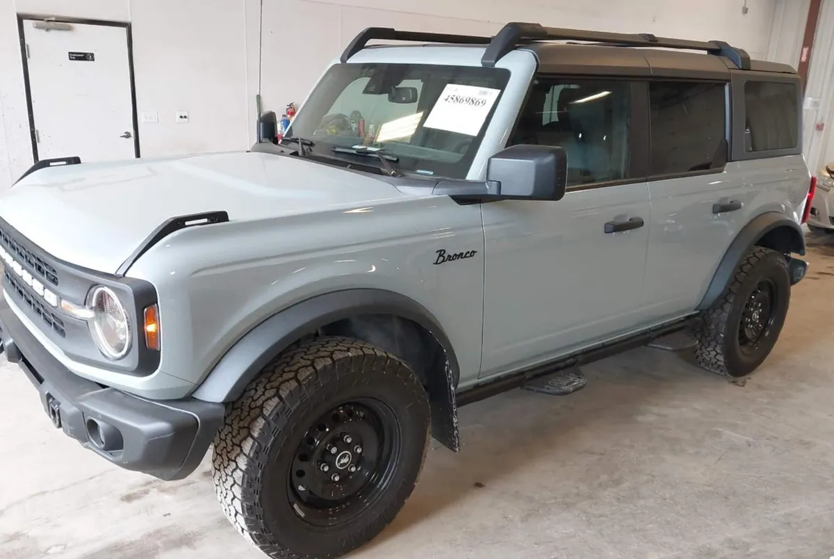 FORD BRONCO BLACK DIAMOND 2022