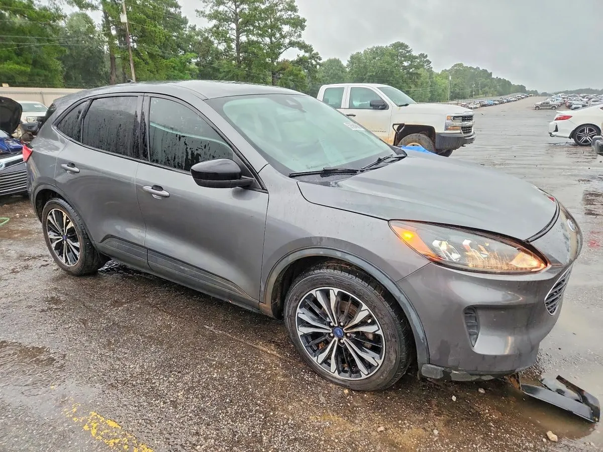 FORD ESCAPE SE 2022