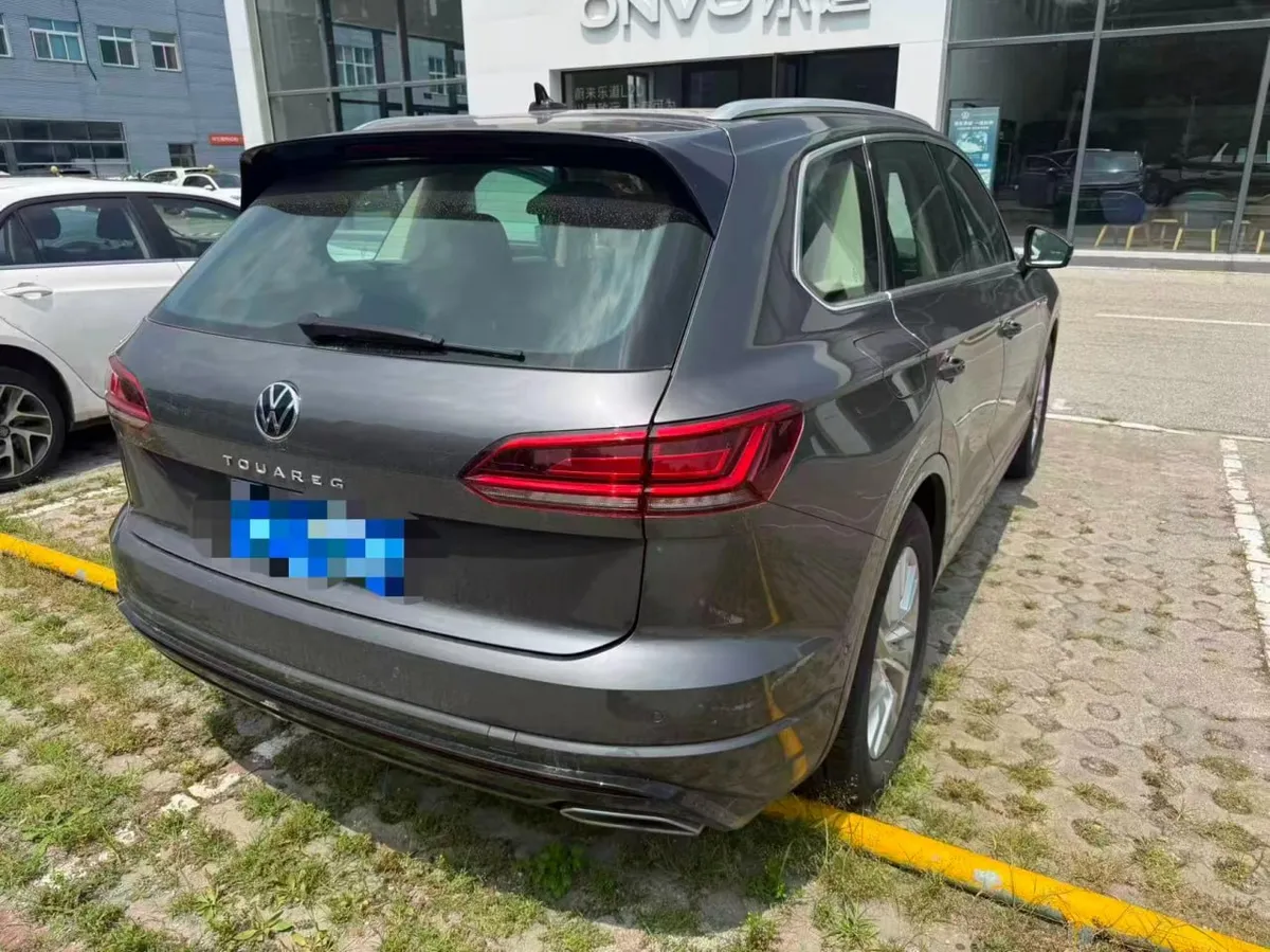 VOLKSWAGEN TOUAREG 2023