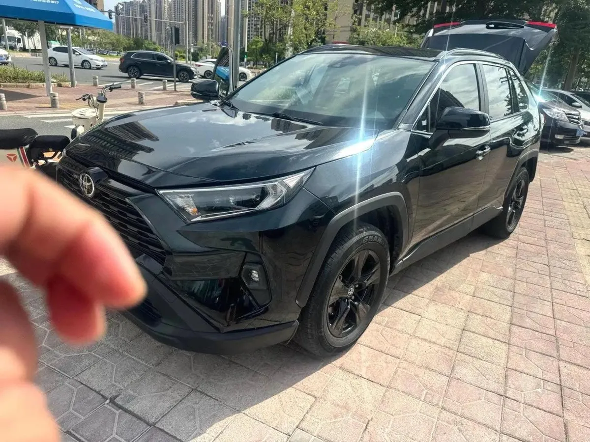 TOYOTA RAV4 2023