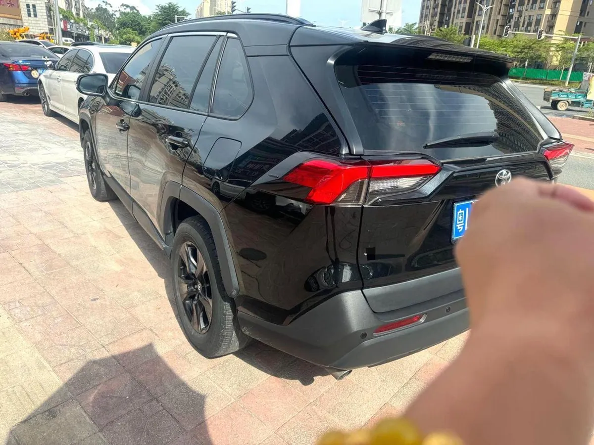 TOYOTA RAV4 2023