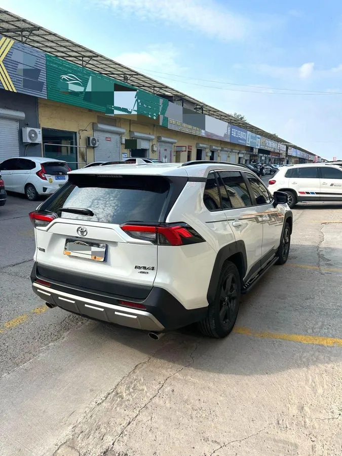 TOYOTA RAV4 2022