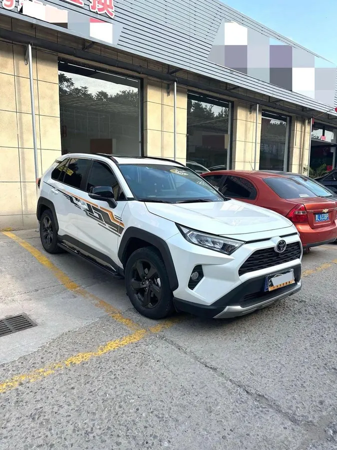 TOYOTA RAV4 2022