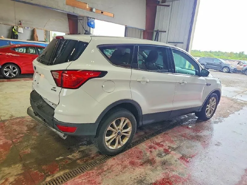 FORD ESCAPE SE 2019