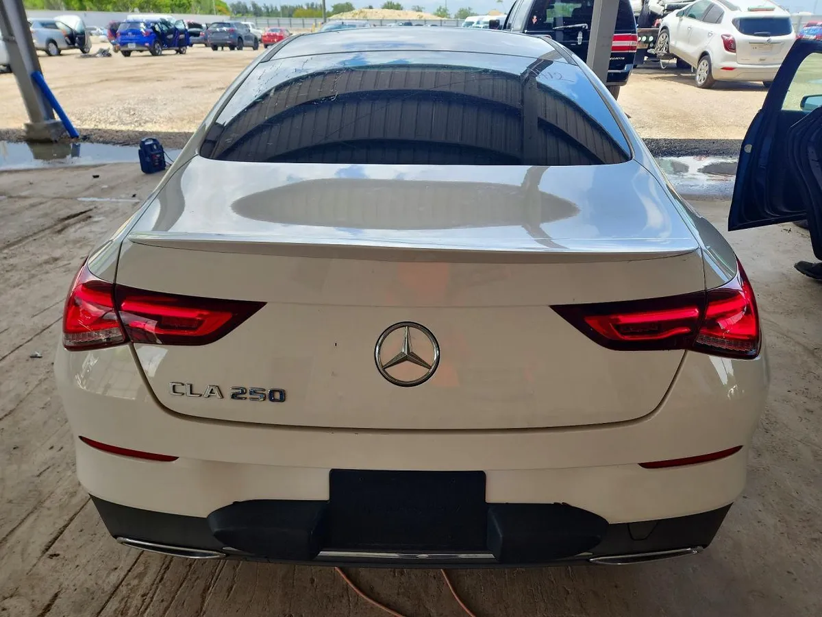 MERCEDES-BENZ CLA 250 2020