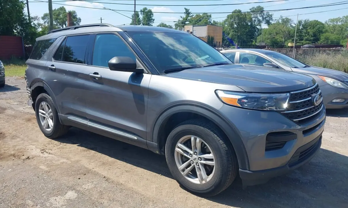 FORD EXPLORER XLT 2024