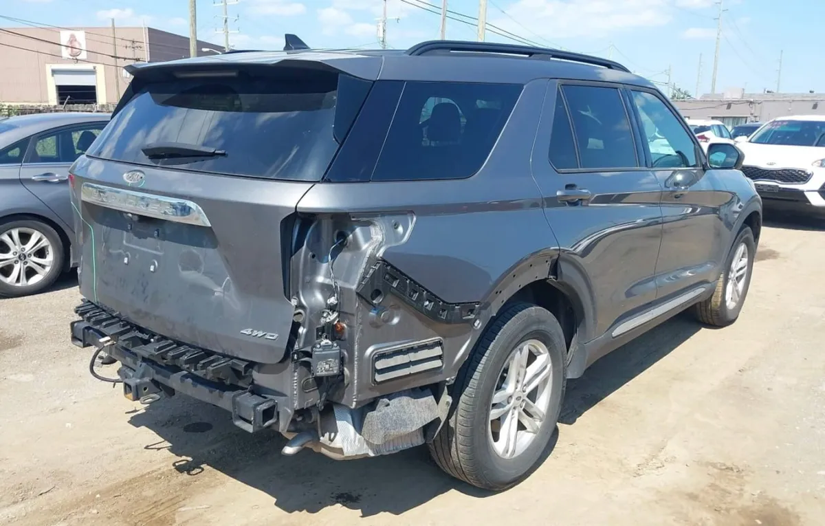 FORD EXPLORER XLT 2024