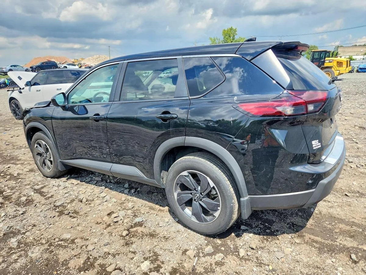 NISSAN ROGUE 2024