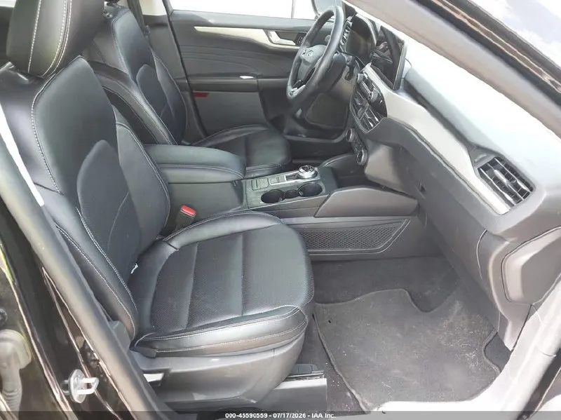 FORD ESCAPE SEL 2022