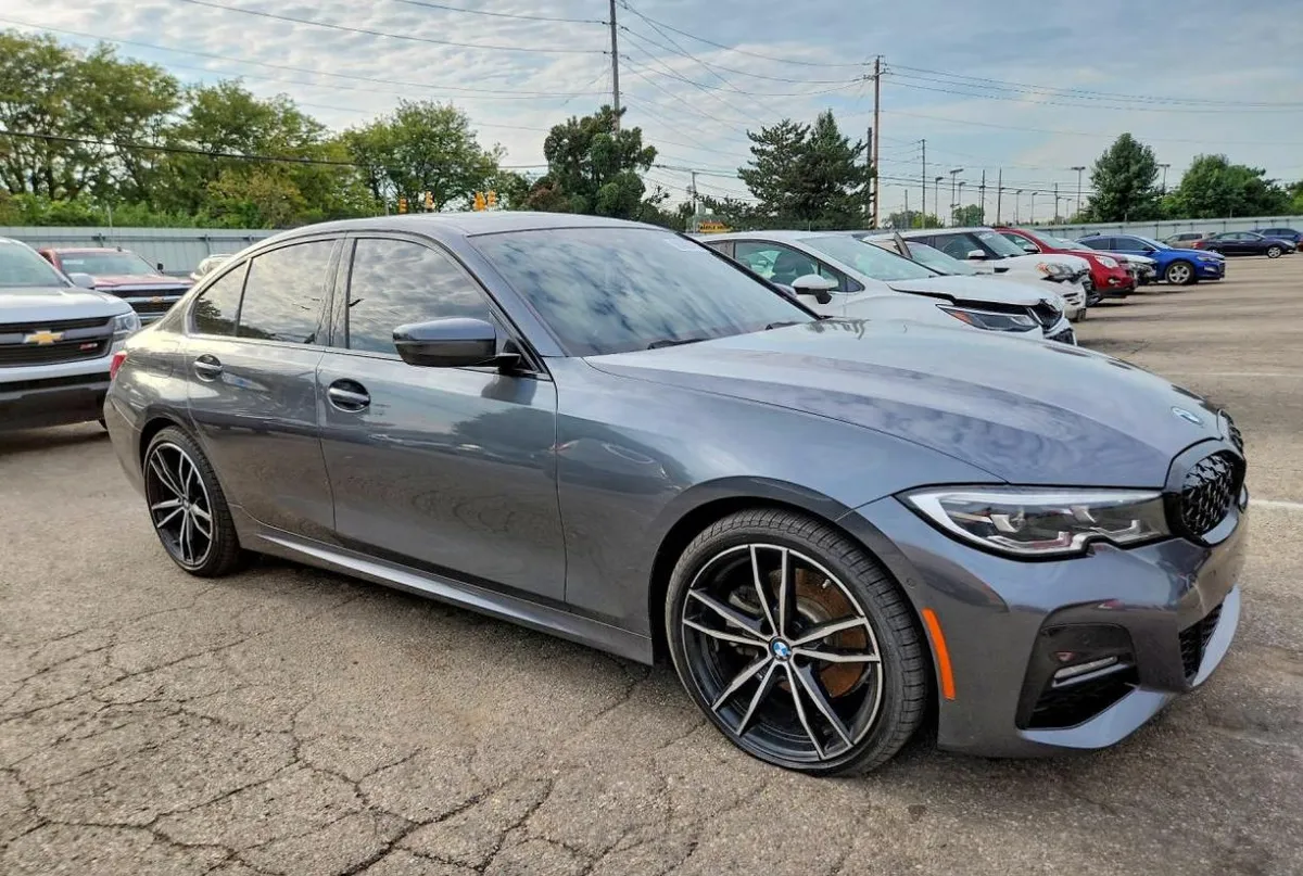 BMW 330XI 2 2019