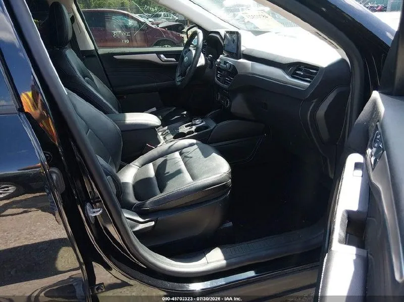 FORD ESCAPE SEL 2022