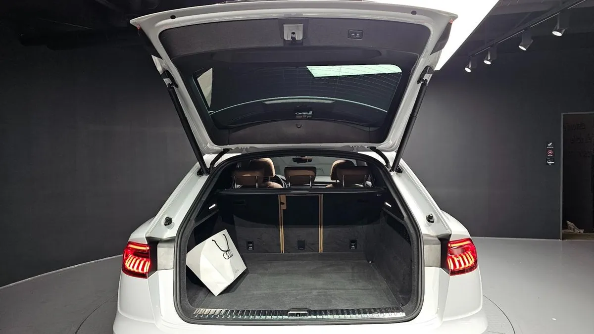 AUDI Q8 2023