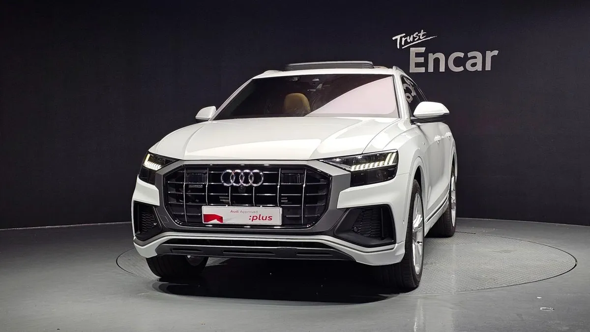 AUDI Q8 2023
