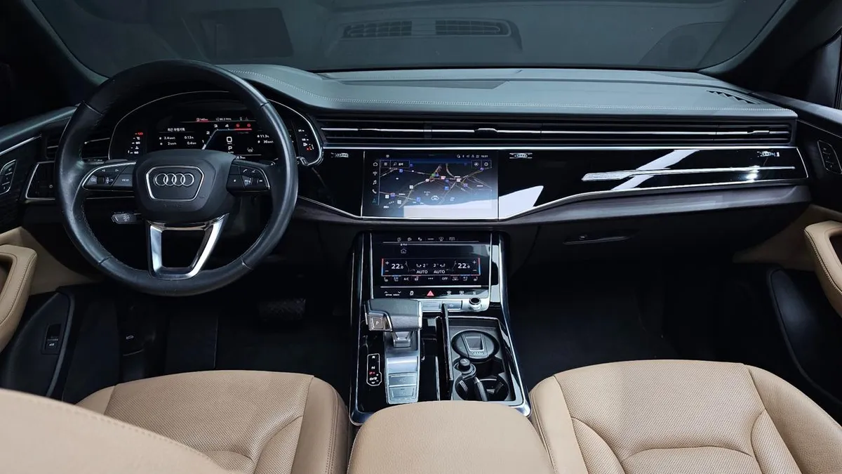 AUDI Q8 2023