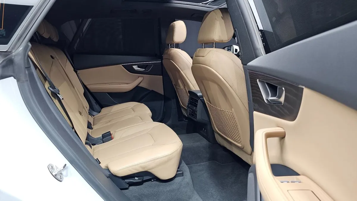 AUDI Q8 2023