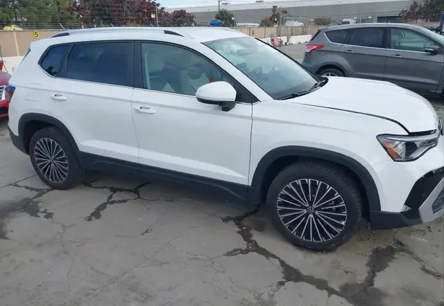 VOLKSWAGEN TAOS SE 1 2025