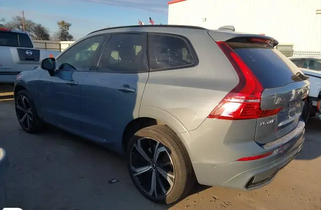 VOLVO XC60 2022