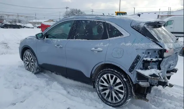 FORD ESCAPE TITANIUM 2022