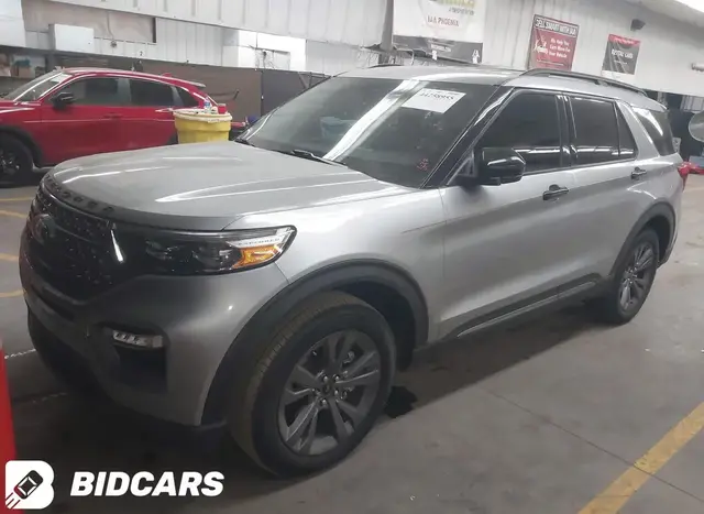 FORD EXPLORER XLT 2023