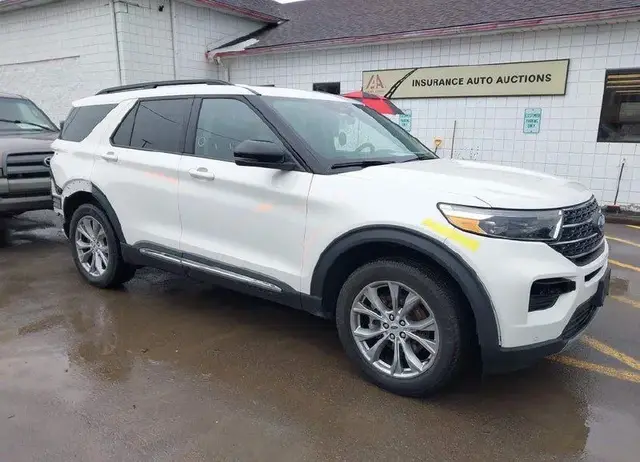 FORD EXPLORER XLT 2023