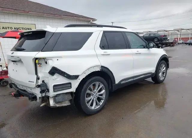 FORD EXPLORER XLT 2023
