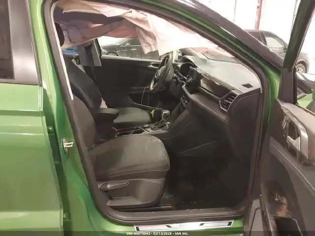 VOLKSWAGEN TAOS 2025