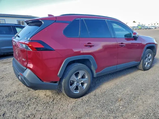TOYOTA RAV4 XLE 2022