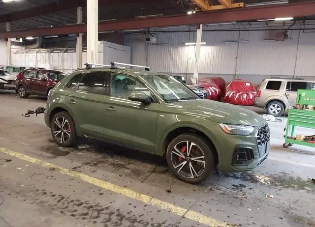 AUDI Q5 2025