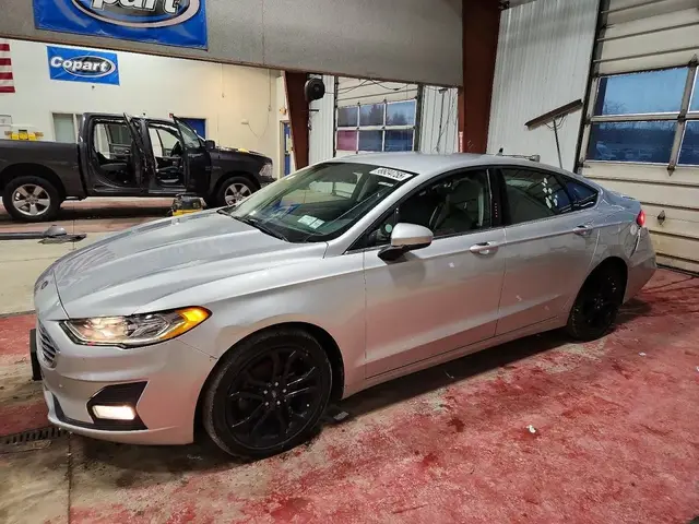 FORD FUSION SE 2019