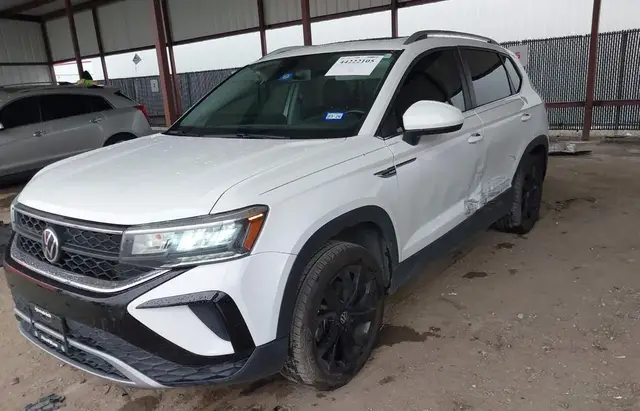 VOLKSWAGEN TAOS 2022