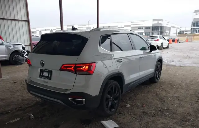 VOLKSWAGEN TAOS 2022