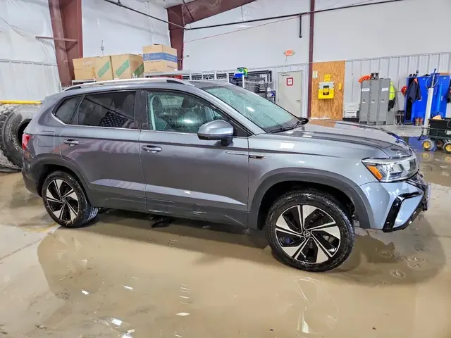 VOLKSWAGEN TAOS SE 2023