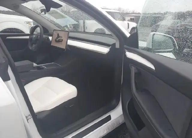 TESLA MODEL Y PERFORMANCE DUAL 2023