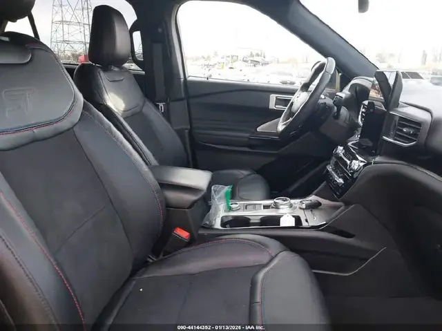 FORD EXPLORER ST 2023