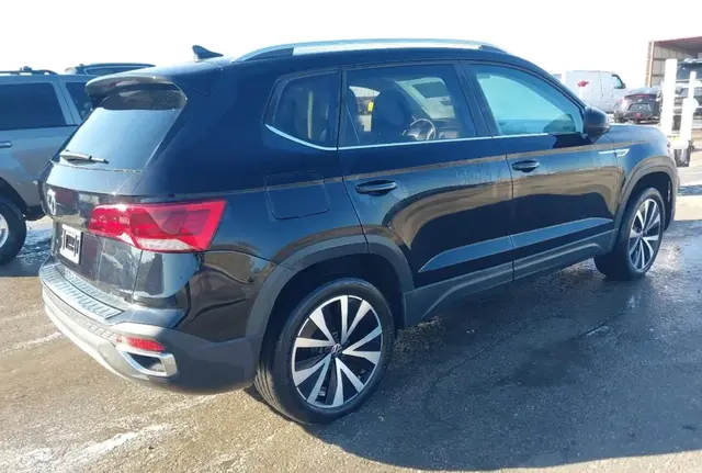 VOLKSWAGEN TAOS SE 1 2022