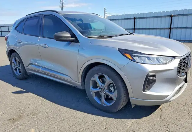 FORD ESCAPE ST LINE 1 2023