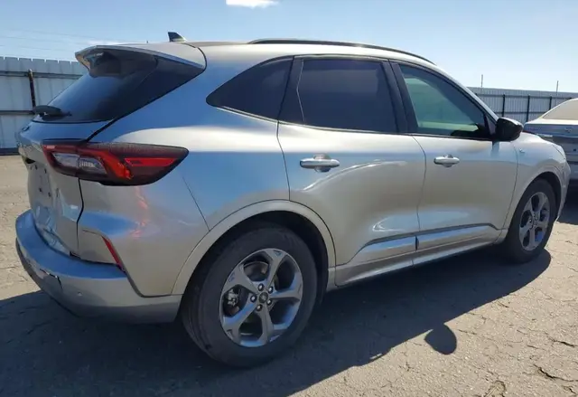 FORD ESCAPE ST LINE 1 2023