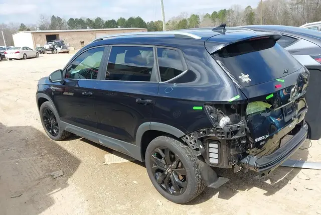 VOLKSWAGEN TAOS SE 2022