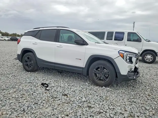 GMC TERRAIN AT4 2023