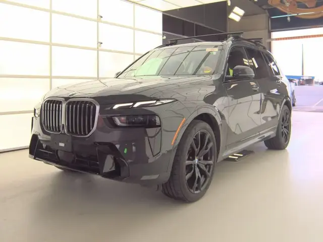 BMW X7 SPORTS ACTIVITY VEHICLE 2023
